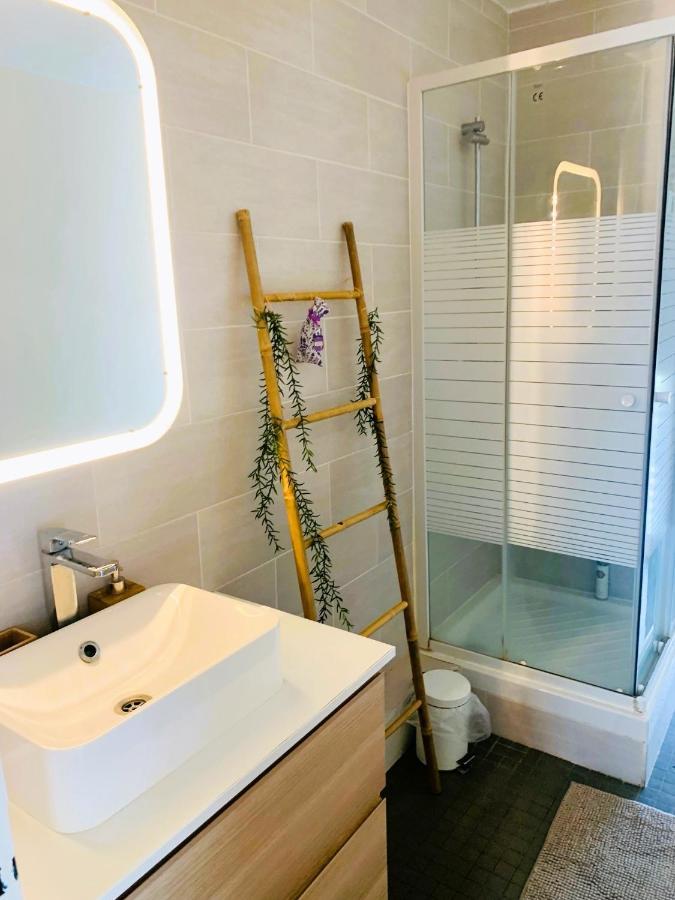 Wonderful Place Near Vieux Port 56M2 Apartment Marseille Bagian luar foto
